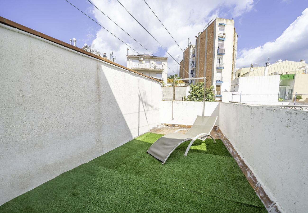 Casa adossada en Calella - HomeHolidaysRentals Arlene - Costa Barcelona