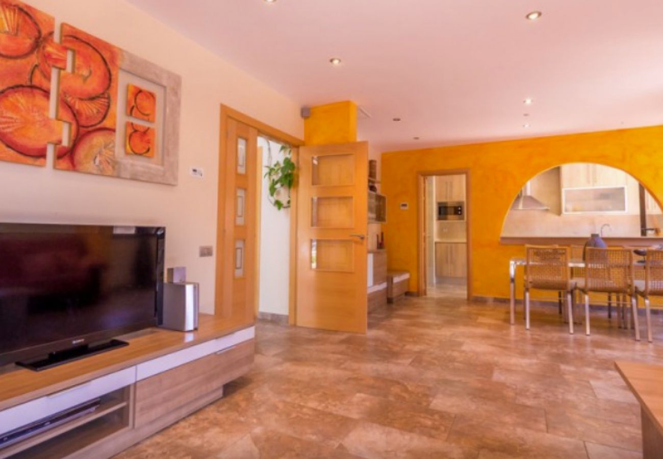 Vil.la en Calella - HomeHolidaysRentals Sand