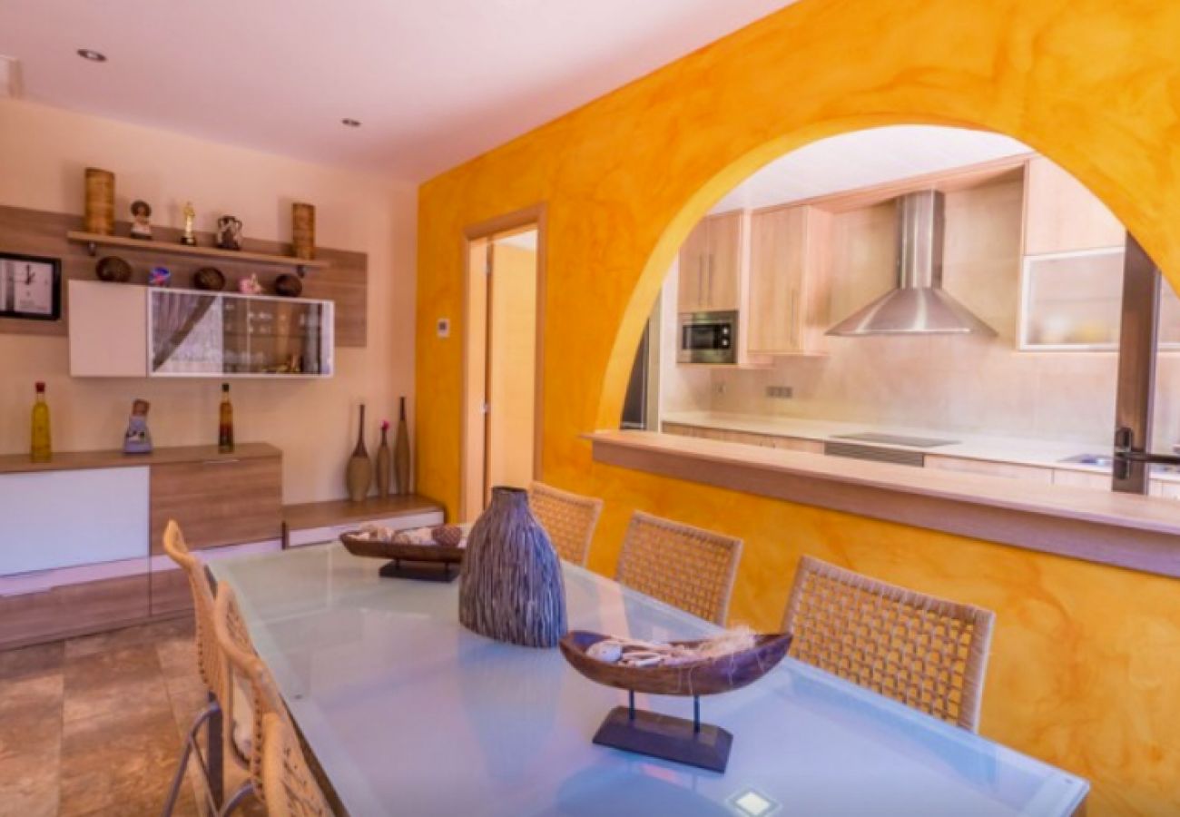 Vil.la en Calella - HomeHolidaysRentals Sand