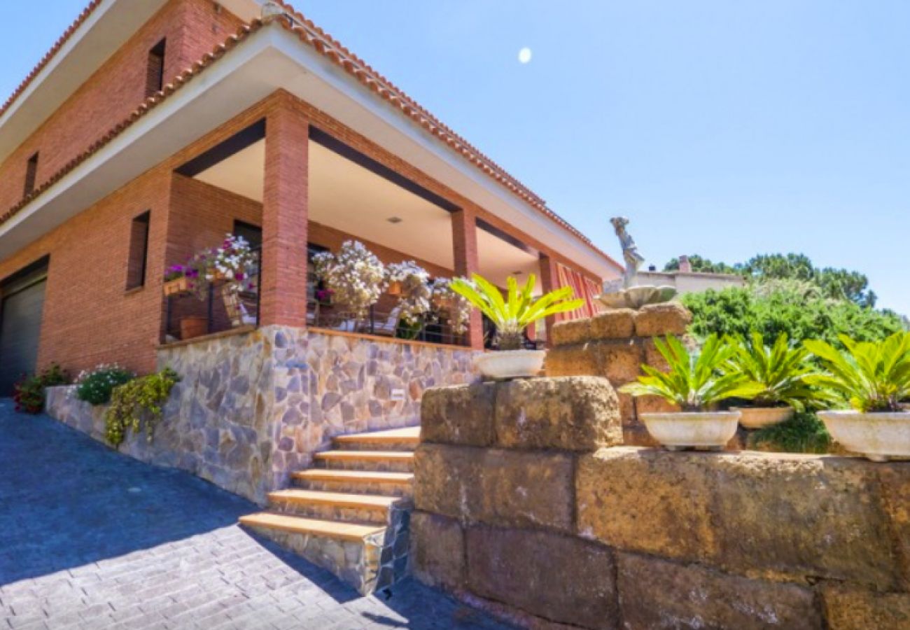 Vil.la en Calella - HomeHolidaysRentals Sand