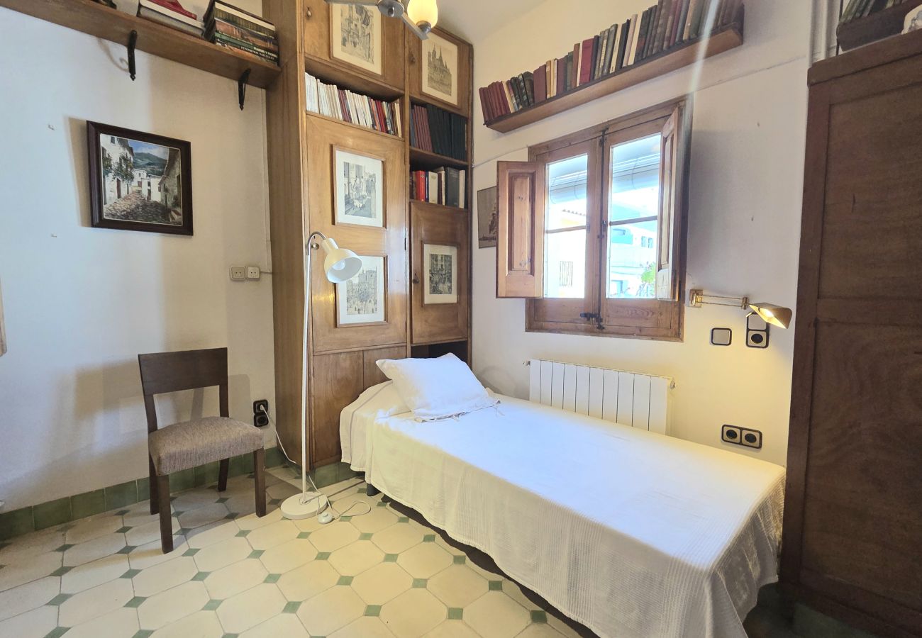 Casa adossada en Sant Pol de Mar - HomeHolidaysRentals  Villa Mediterranea- Costa Bar