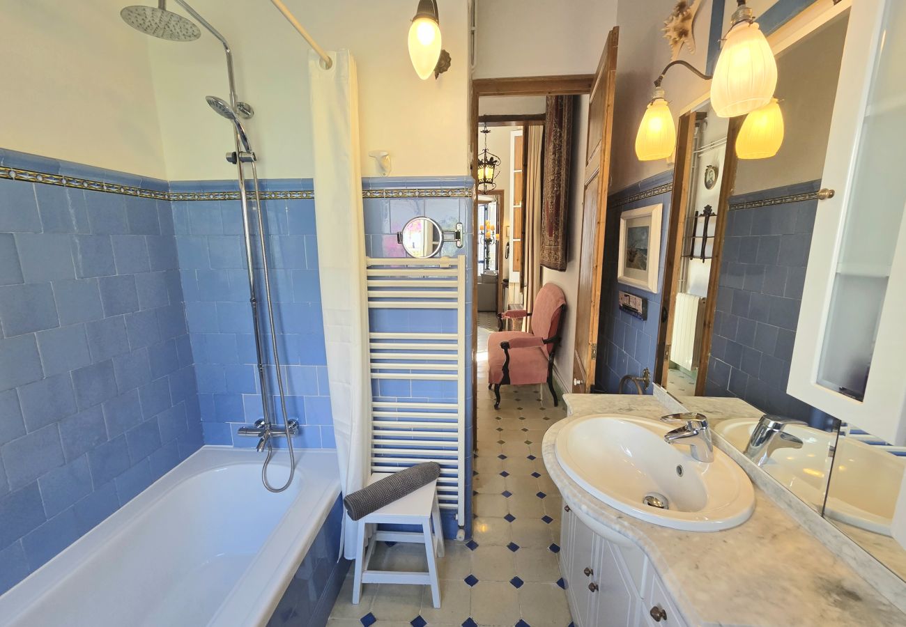 Casa adossada en Sant Pol de Mar - HomeHolidaysRentals  Villa Mediterranea- Costa Bar