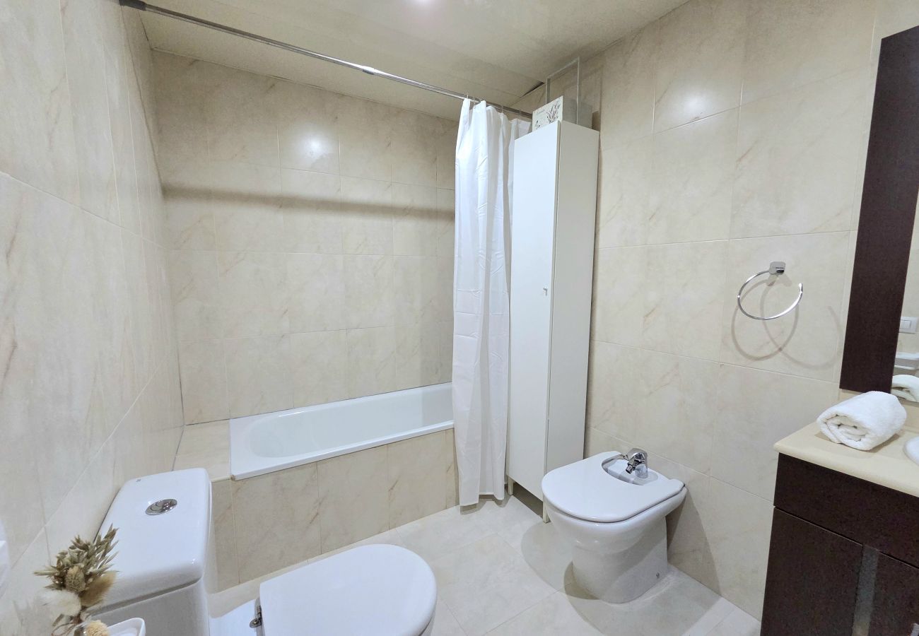 Apartament en Pineda de Mar - HomeHolidaysRentals Brisol - Costa Barcelona