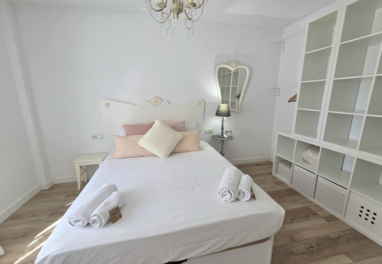 Apartament en Pineda de Mar - HomeHolidaysRentals Eloise Costa Barcelona.