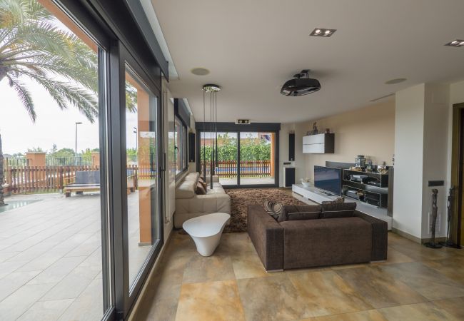 Villa in Santa Susana - HomeHolidaysRentals Albi - Costa Barcelona