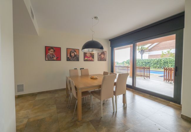 Villa in Santa Susana - HomeHolidaysRentals Albi - Costa Barcelona