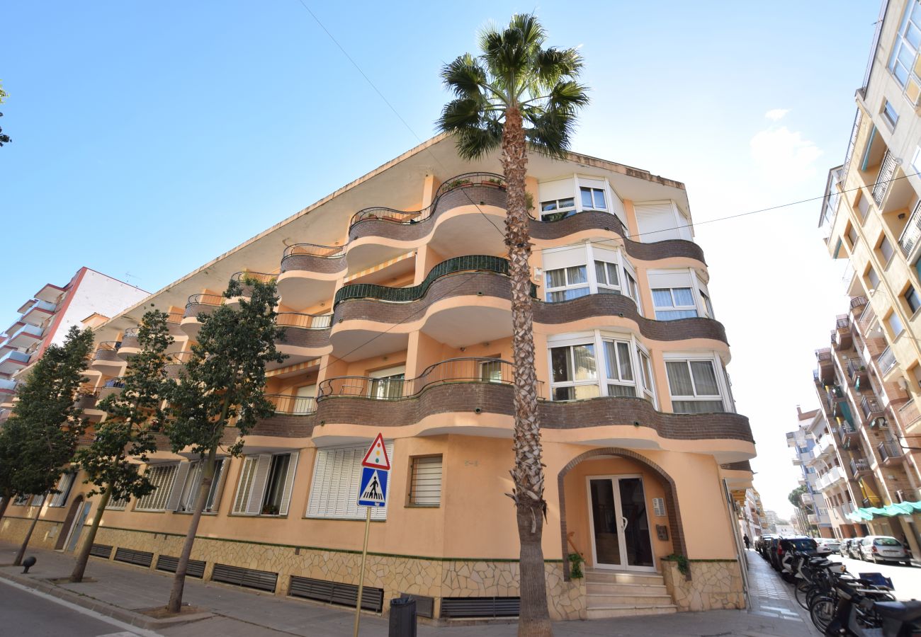 Apartment in Pineda de Mar - HomeHolidaysRentals Atico Ocean - Costa Barcelo