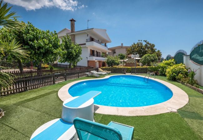 Villa in Pineda de Mar - HomeHolidaysRentals Pallars - Costa Barcelona