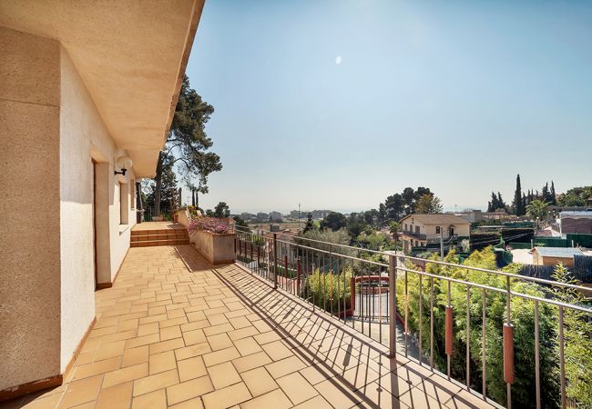 Villa in Santa Susana - HomeHolidaysRentals Happy Family-Costa Barcelon