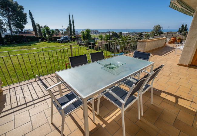 Villa in Santa Susana - HomeHolidaysRentals Happy Family-Costa Barcelon