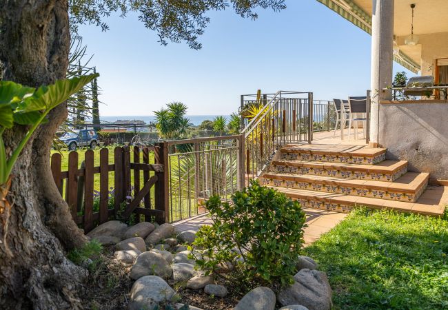 Villa in Santa Susana - HomeHolidaysRentals Happy Family-Costa Barcelon