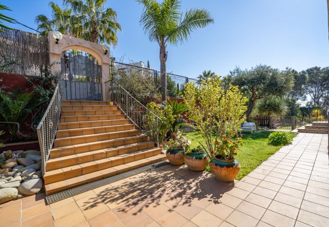 Villa in Santa Susana - HomeHolidaysRentals Happy Family-Costa Barcelon