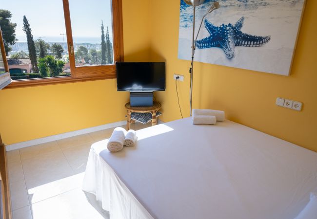 Villa in Santa Susana - HomeHolidaysRentals Happy Family-Costa Barcelon