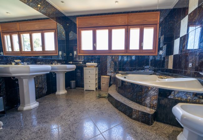 Villa in Santa Susana - HomeHolidaysRentals Happy Family-Costa Barcelon