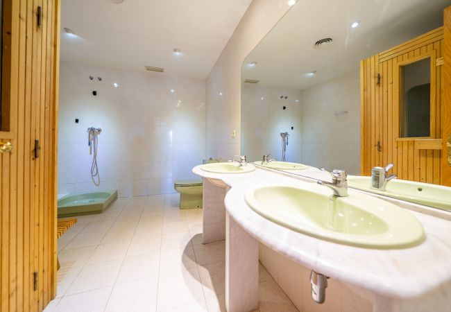 Villa in Santa Susana - HomeHolidaysRentals Happy Family-Costa Barcelon