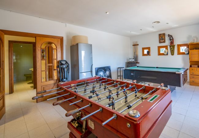 Villa in Santa Susana - HomeHolidaysRentals Happy Family-Costa Barcelon