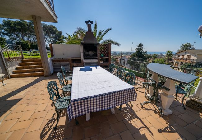 Villa in Santa Susana - HomeHolidaysRentals Happy Family-Costa Barcelon