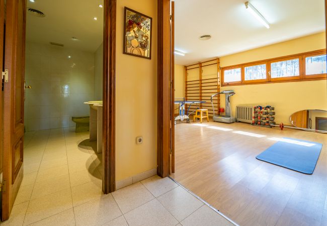 Villa in Santa Susana - HomeHolidaysRentals Happy Family-Costa Barcelon