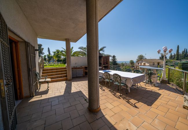 Villa in Santa Susana - HomeHolidaysRentals Happy Family-Costa Barcelon