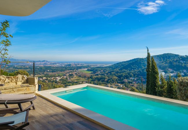Villa in Palafolls - HomeHolidaysRentals Dorada - Costa Barcelona