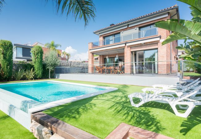 Villa à Caldes d´Estrac - HomeHolidaysRentals Adonis - Costa Barcelona