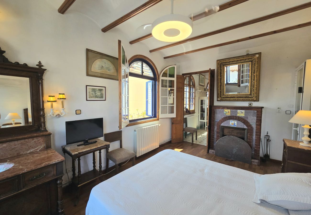 Maison mitoyenne à Sant Pol de Mar - HomeHolidaysRentals  Villa Mediterranea- Costa Bar