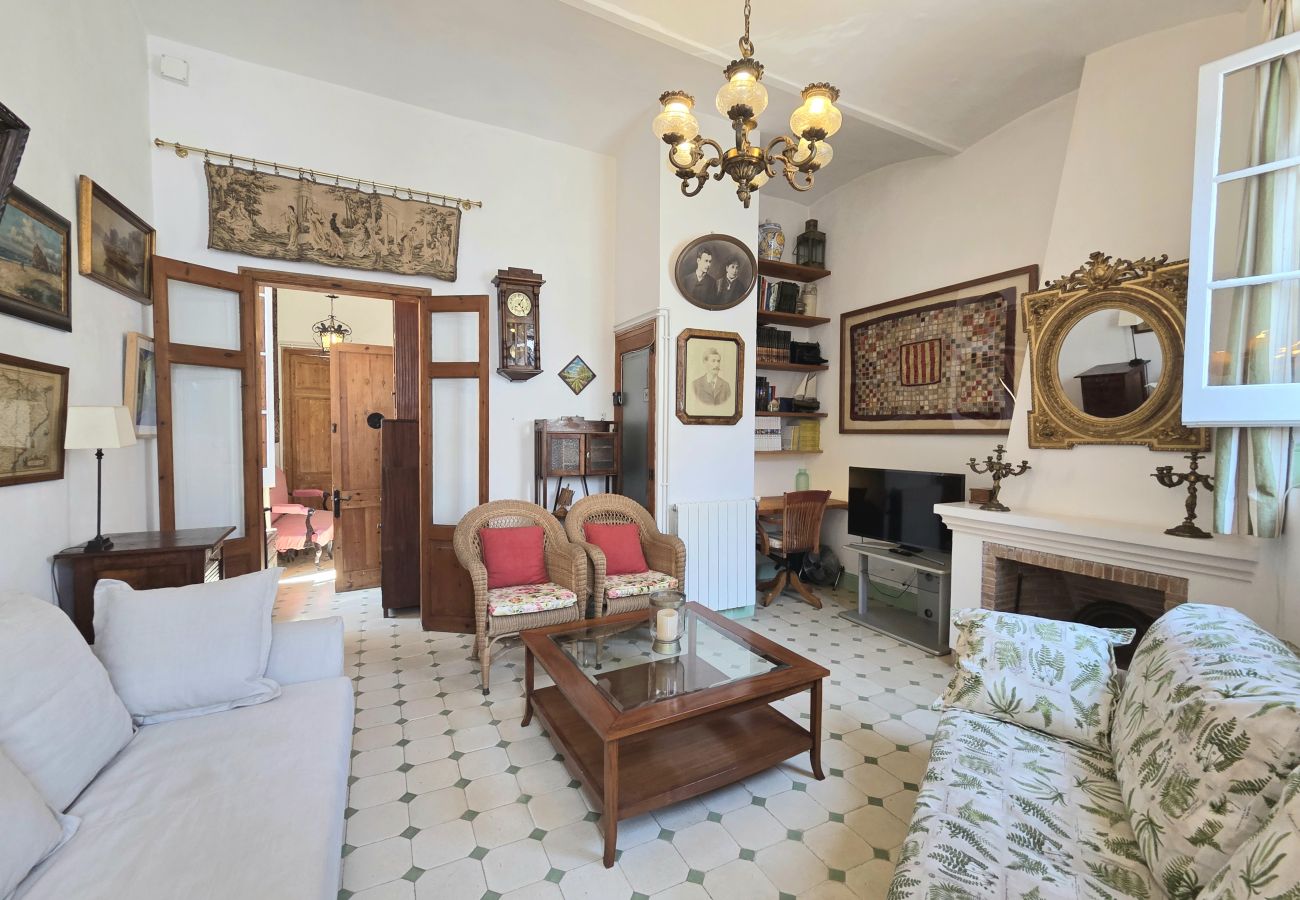 Maison mitoyenne à Sant Pol de Mar - HomeHolidaysRentals  Villa Mediterranea- Costa Bar
