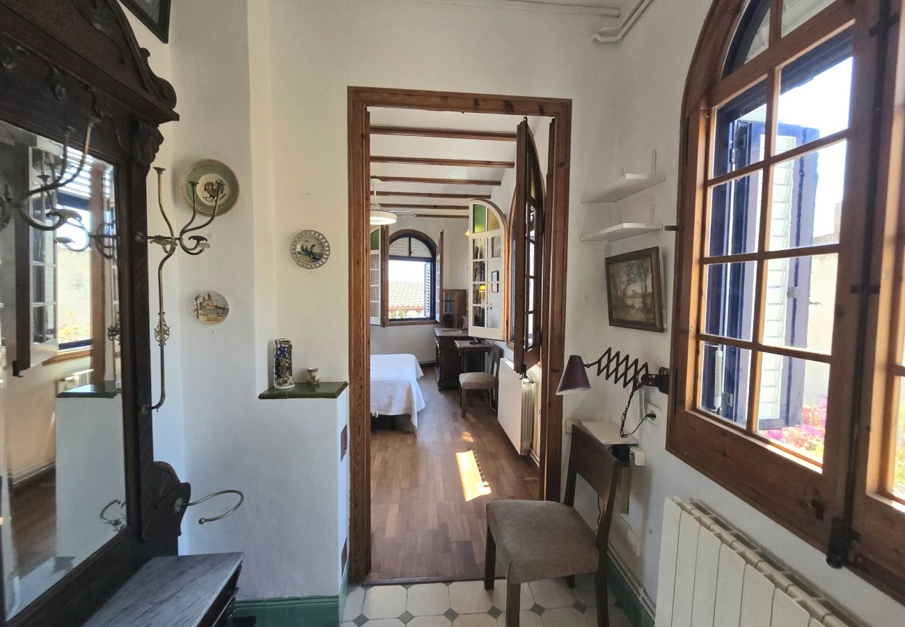 Maison mitoyenne à Sant Pol de Mar - HomeHolidaysRentals  Villa Mediterranea- Costa Bar