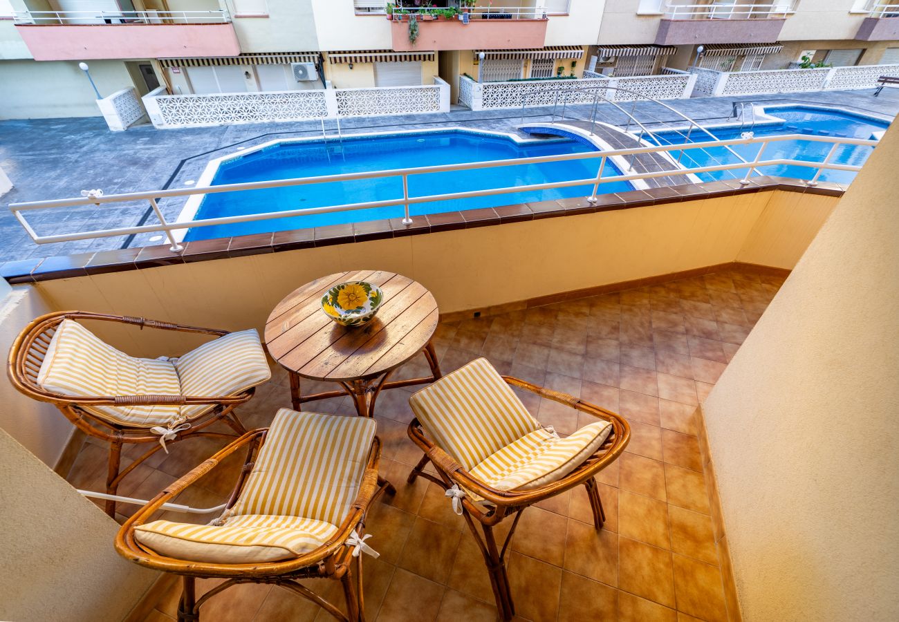 Apartment in Pineda de Mar - HomeHolidaysRentals Sol - Costa Barcelona