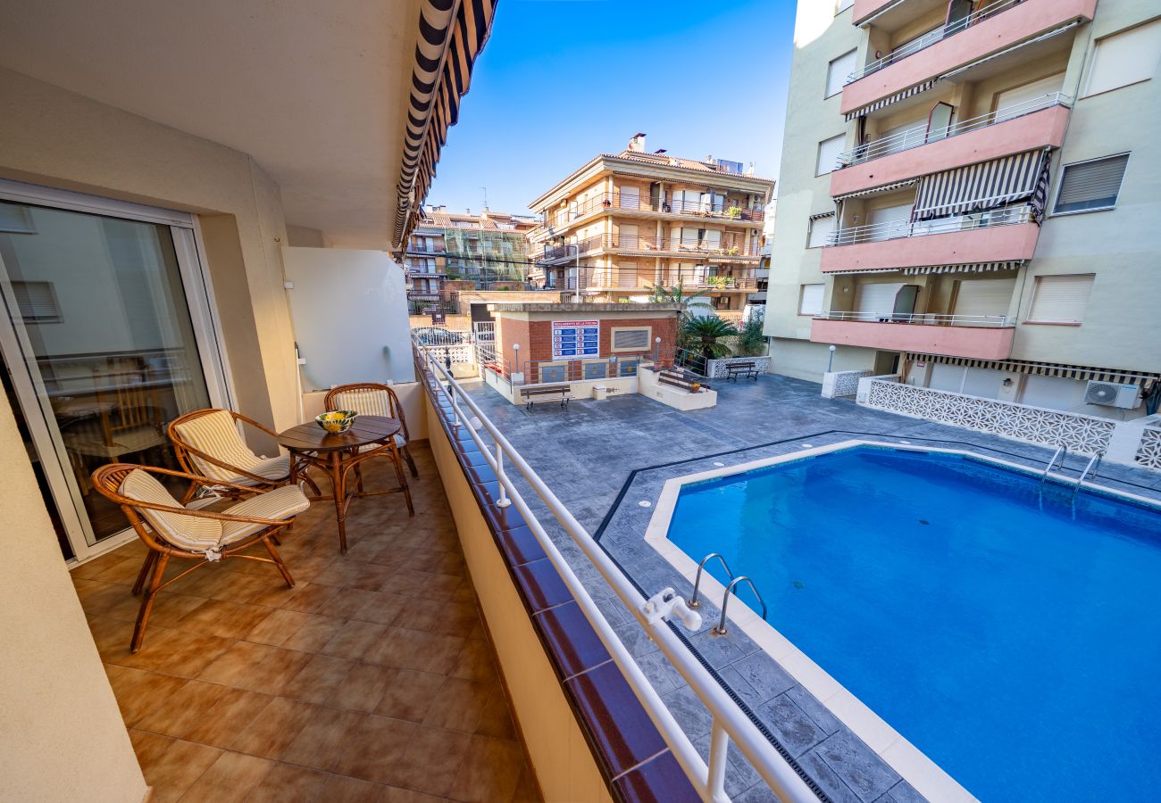 Apartment in Pineda de Mar - HomeHolidaysRentals Sol - Costa Barcelona