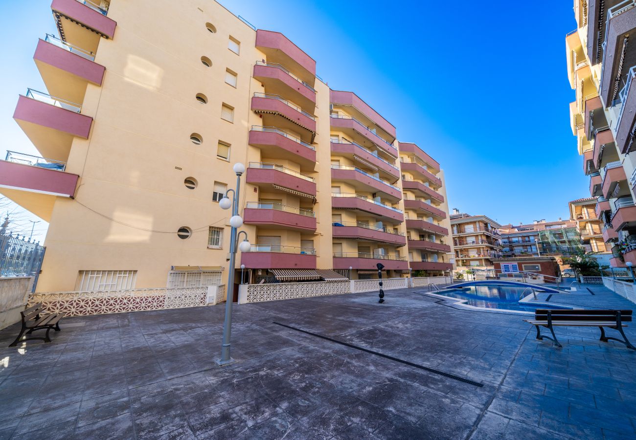 Apartment in Pineda de Mar - HomeHolidaysRentals Sol - Costa Barcelona