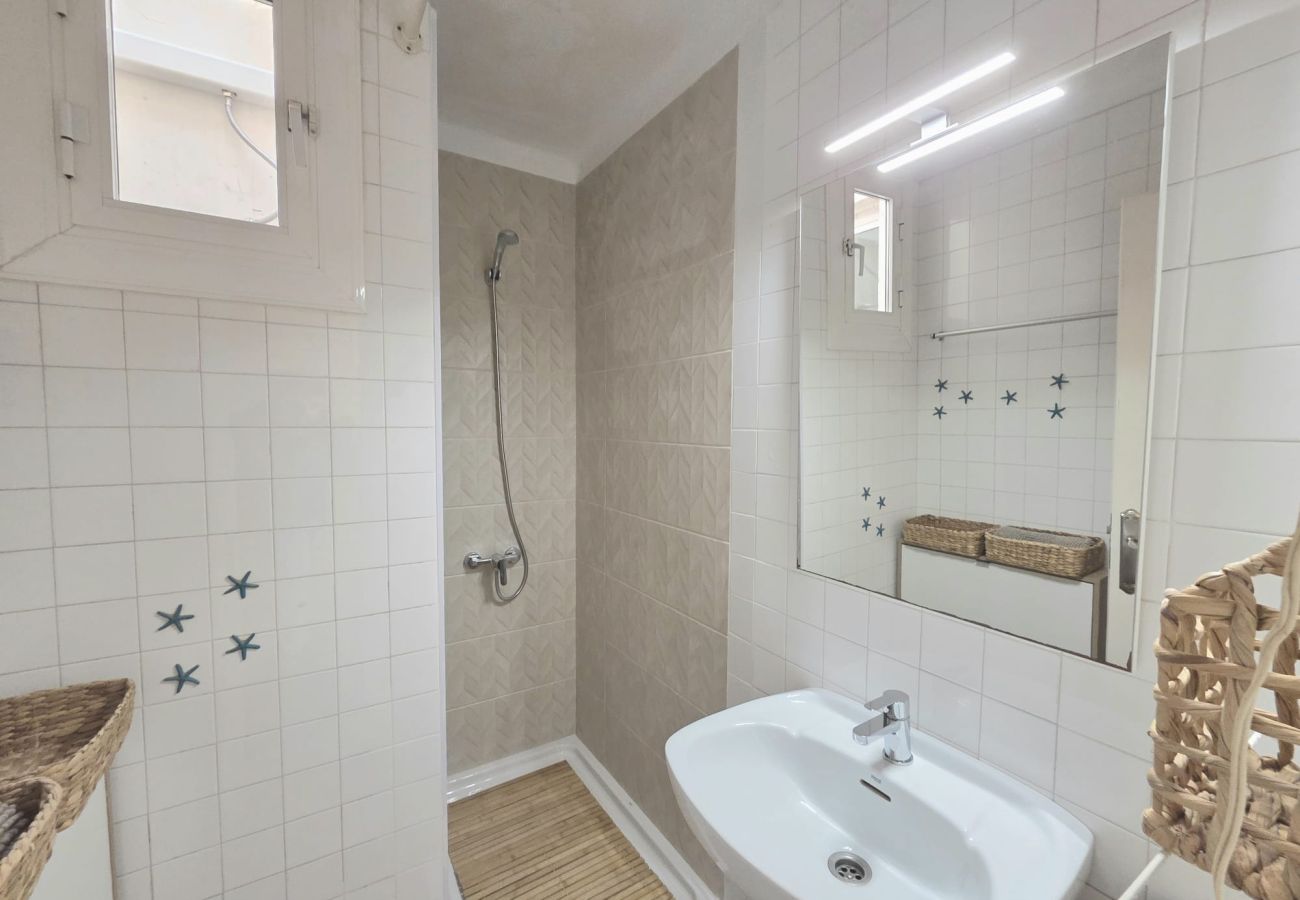 Apartment in Malgrat de Mar - HomeHolidaysRentals Miracel - Costa Barcelona