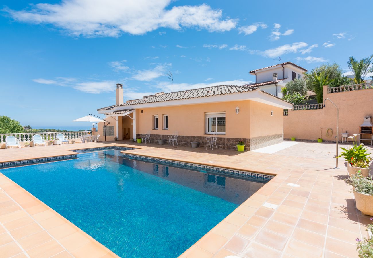 Villa in Sant Cebrià de Vallalta - HomeHolidaysRentals Aube - Costa Barcelona