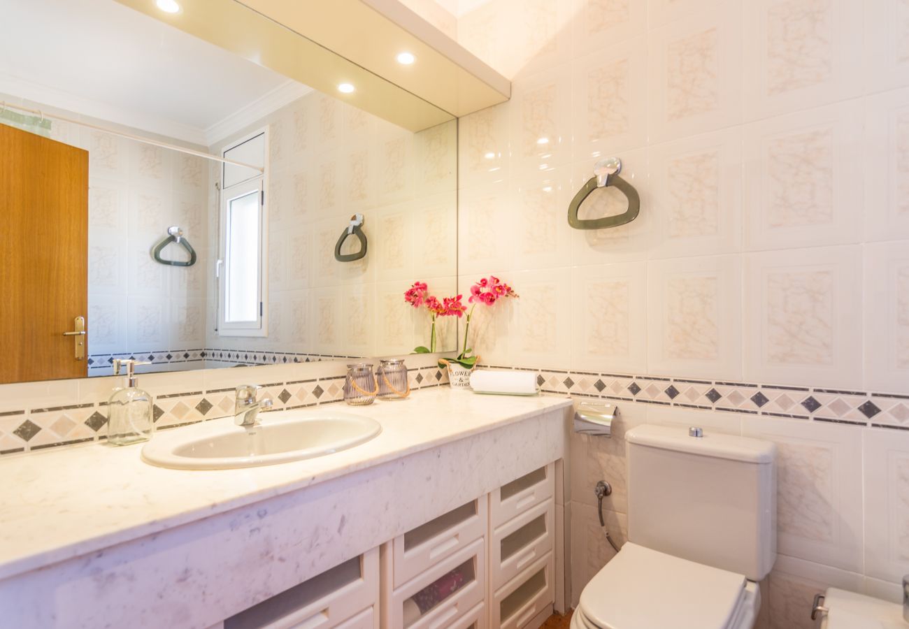 Villa in Sant Cebrià de Vallalta - HomeHolidaysRentals Aube - Costa Barcelona