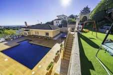 Villa in Sant Cebrià de Vallalta - HomeHolidaysRentals Aube - Costa... Villa in Sant Cebrià de Vallalta - HomeHolidaysRentals Aube - Costa...