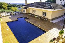 Villa in Sant Cebrià de Vallalta - HomeHolidaysRentals Aube - Costa...