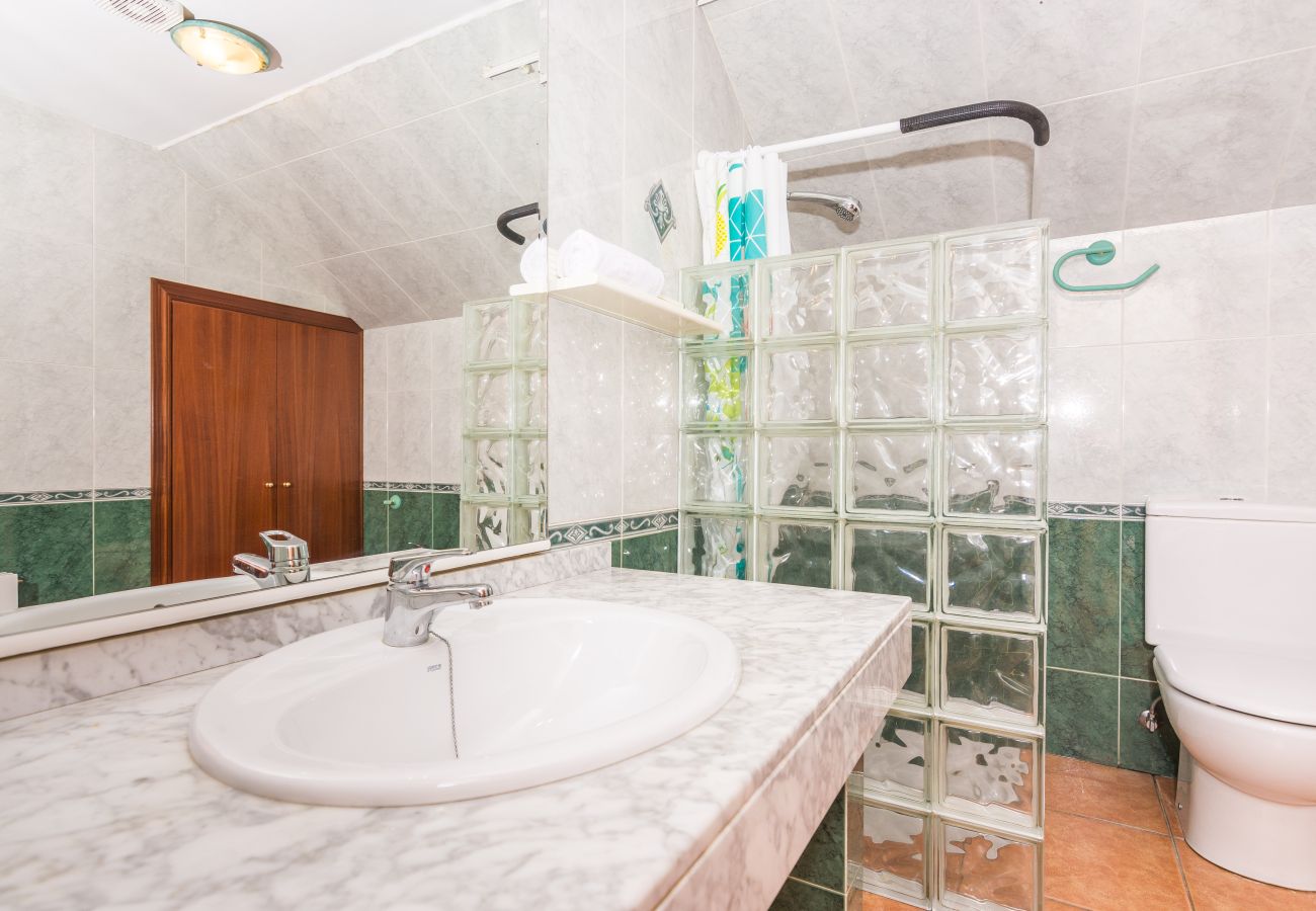 Villa in Tordera - HomeHolidaysRentals Corts - Costa Barcelona