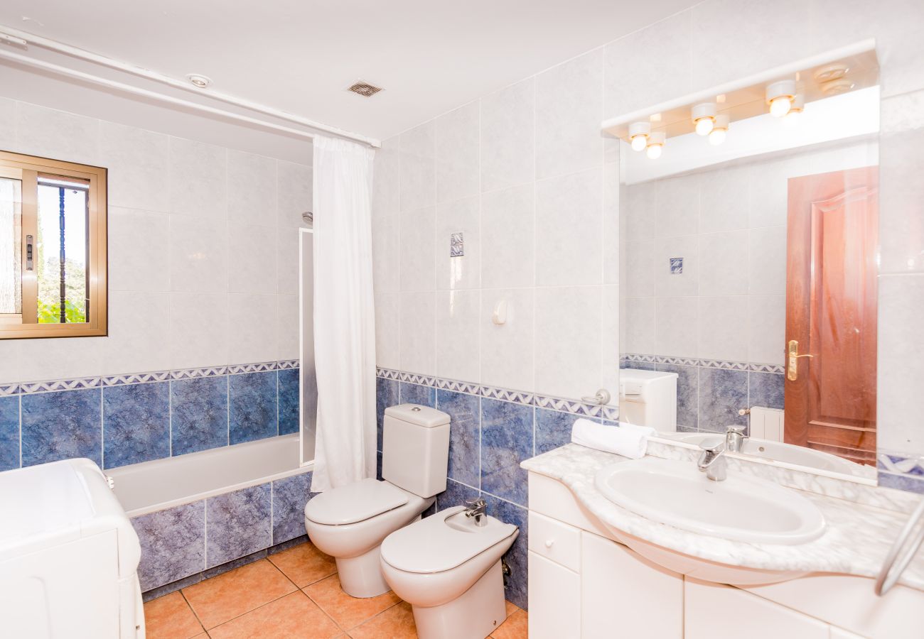 Villa in Tordera - HomeHolidaysRentals Corts - Costa Barcelona