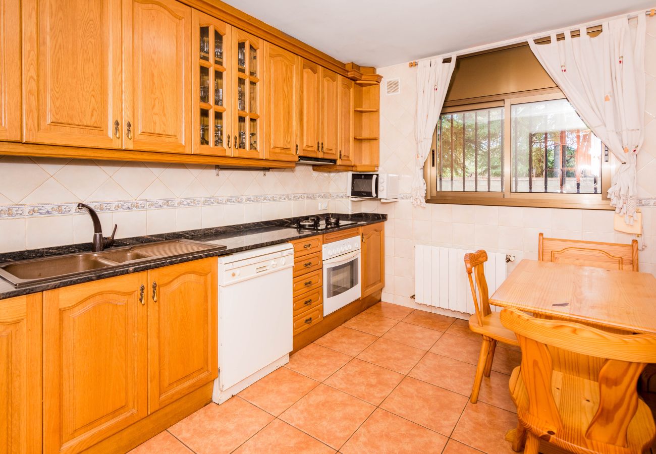 Villa in Tordera - HomeHolidaysRentals Corts - Costa Barcelona