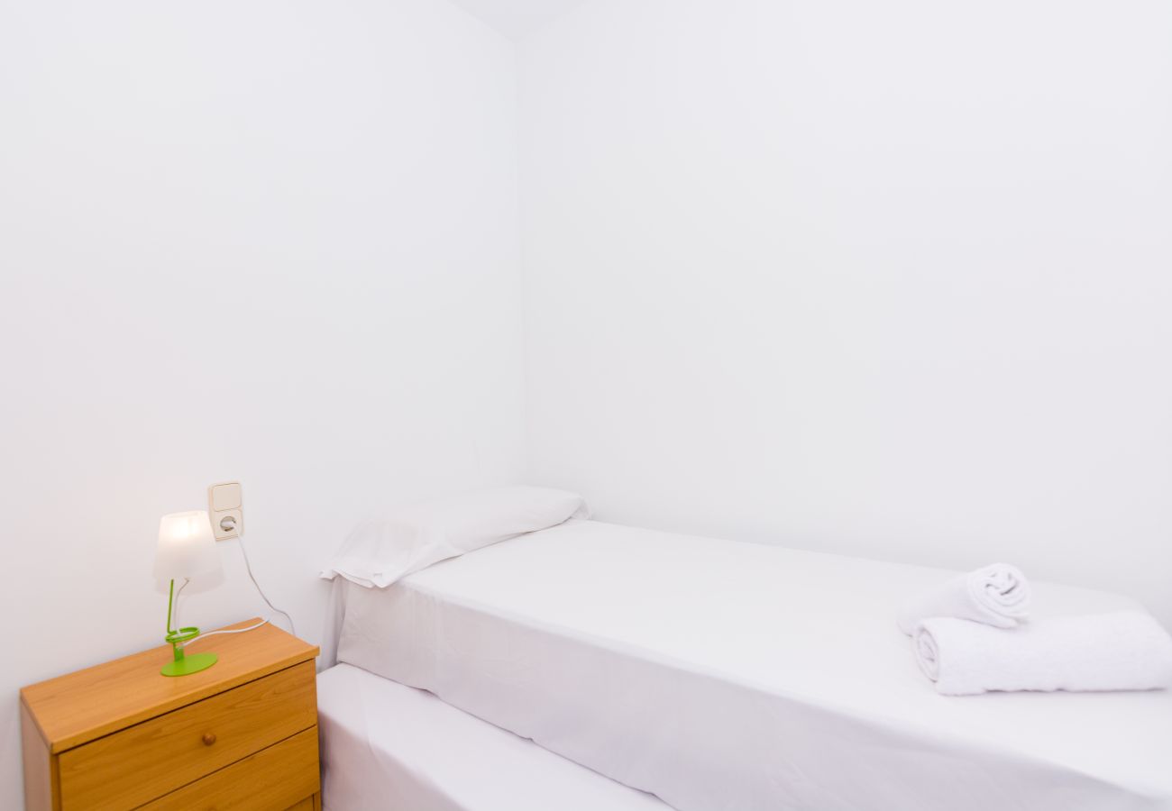 Apartment in Pineda de Mar - HomeHolidaysRentals Frida - Costa Barcelona