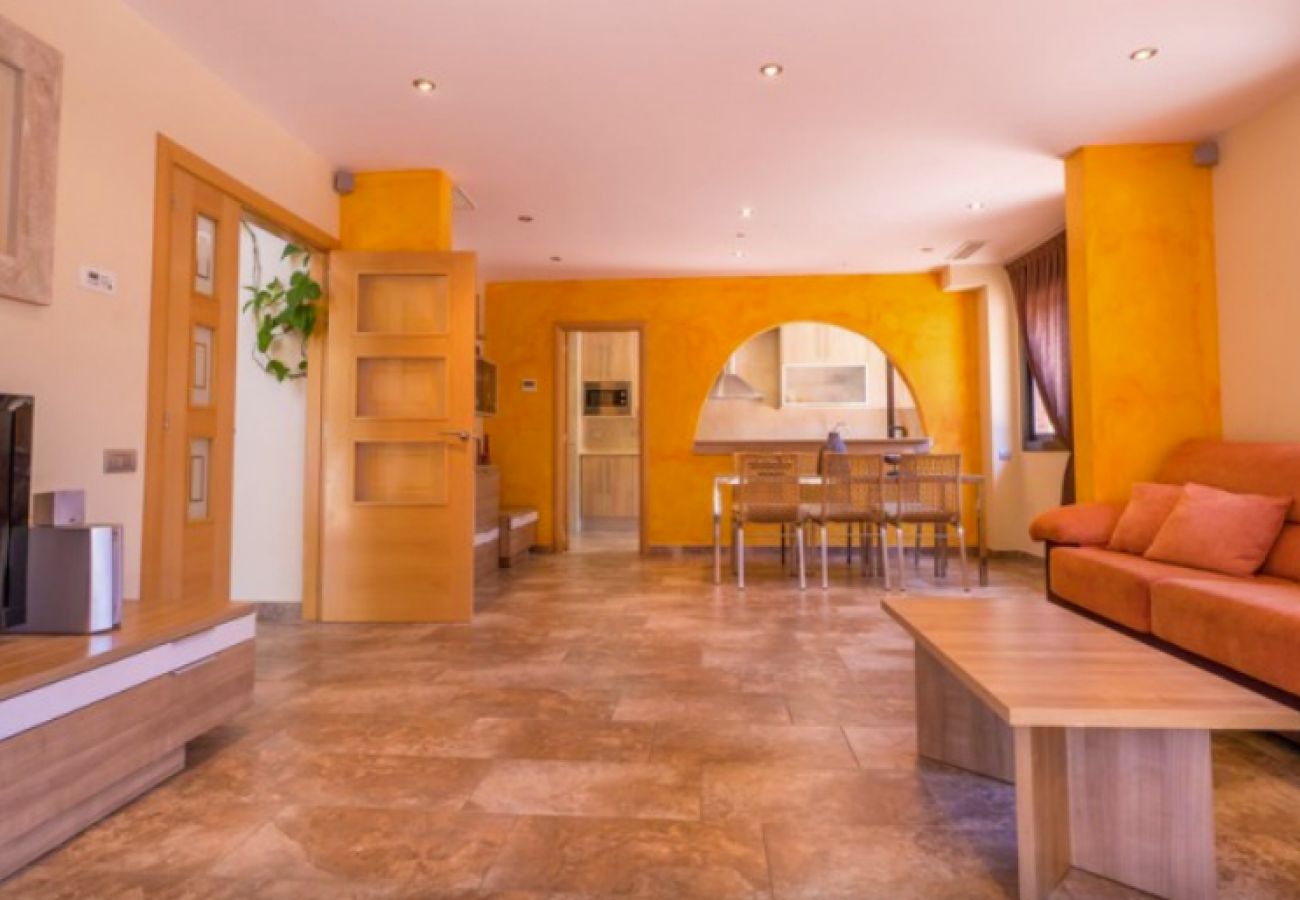 Villa in Calella - HomeHolidaysRentals Sand