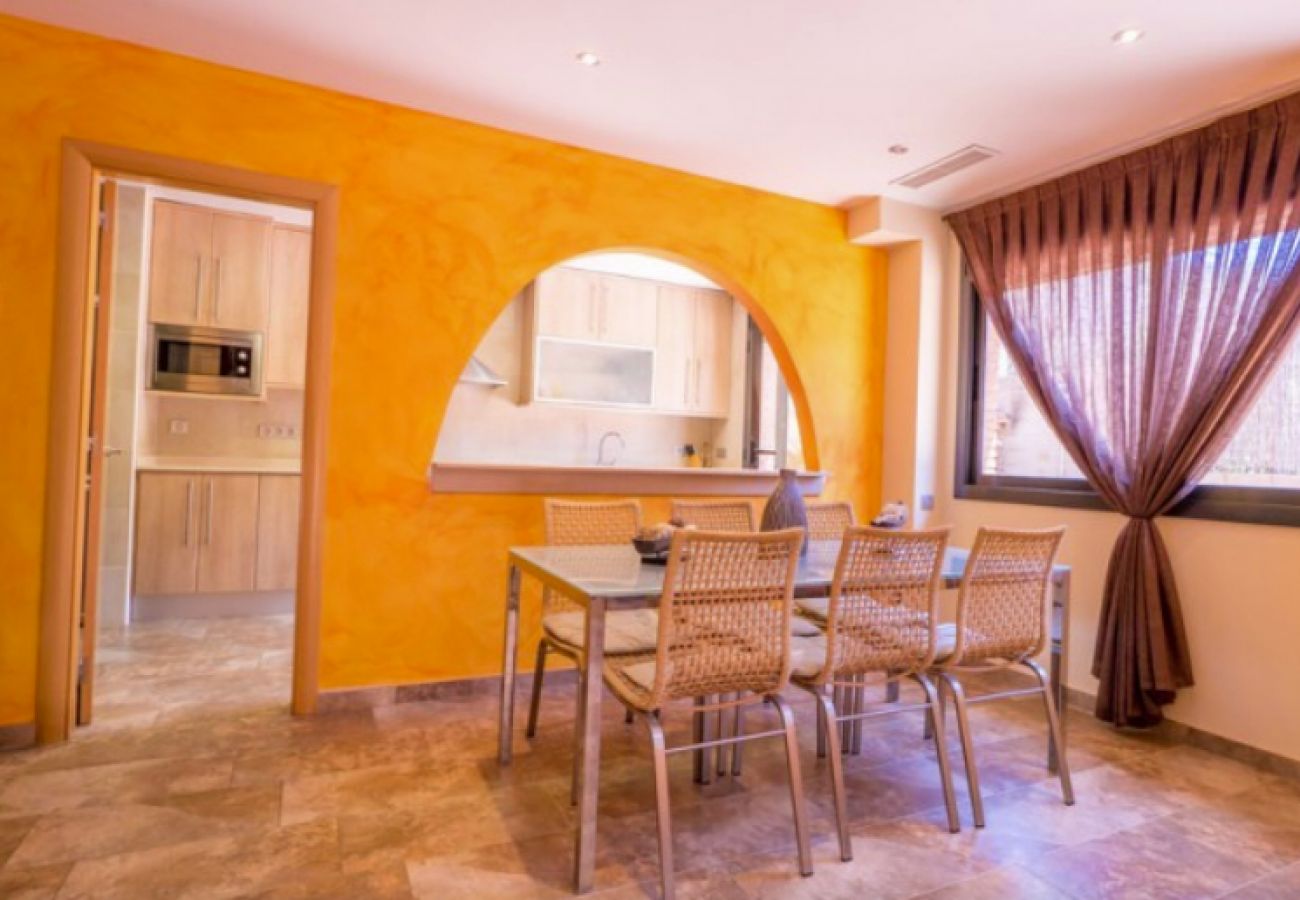 Villa in Calella - HomeHolidaysRentals Sand