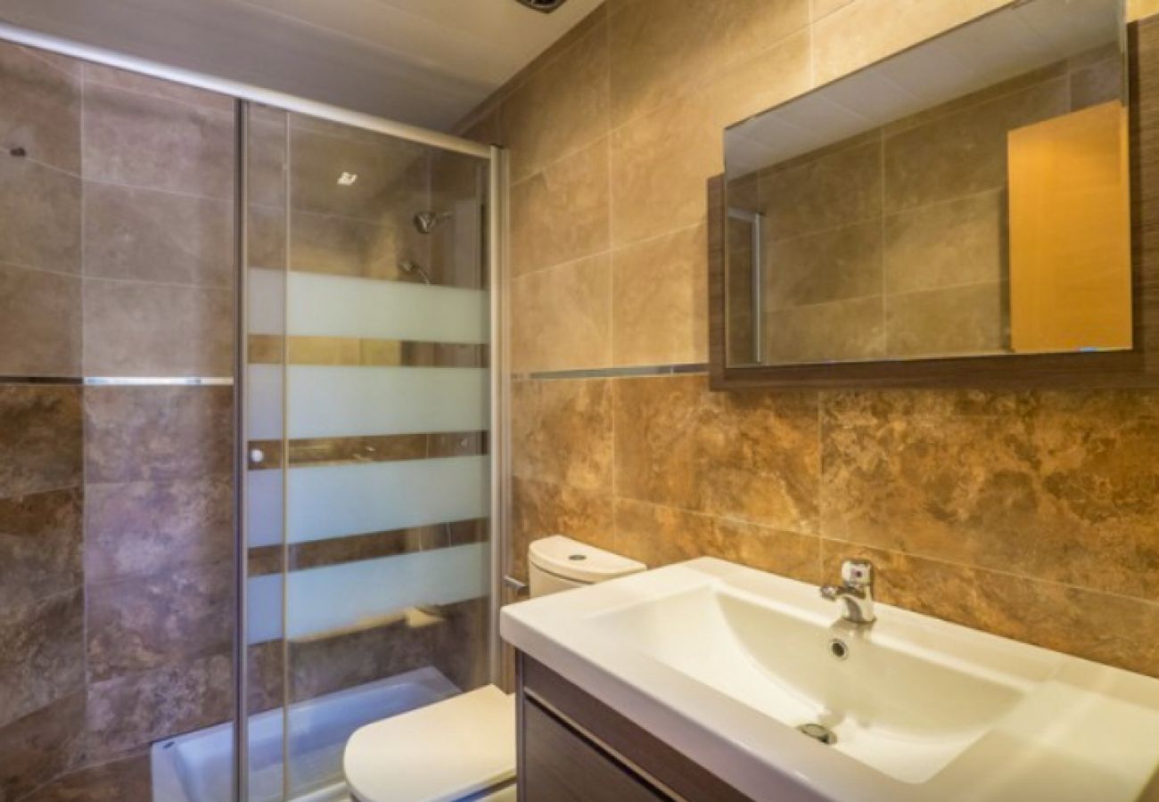 Villa in Calella - HomeHolidaysRentals Sand