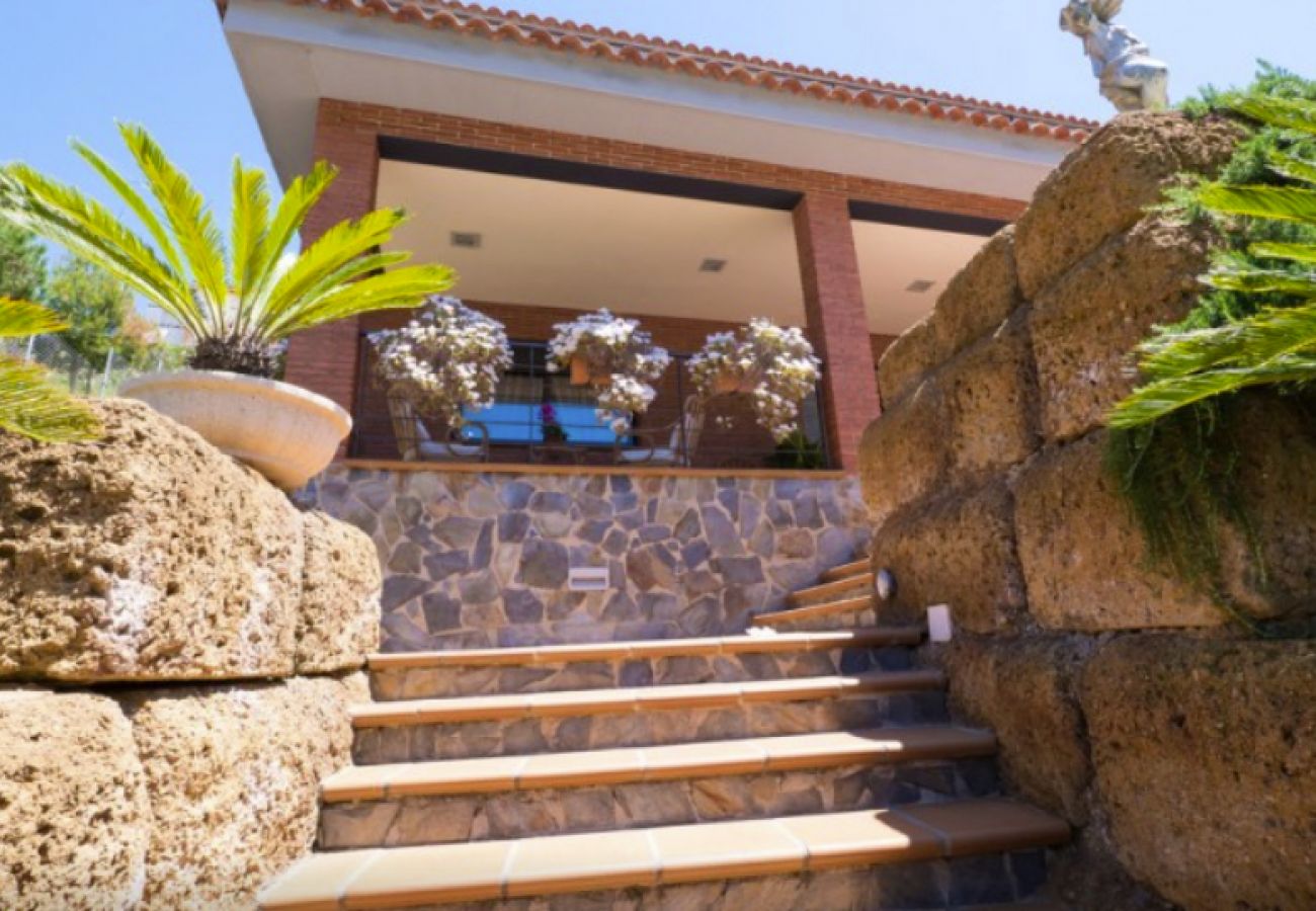 Villa in Calella - HomeHolidaysRentals Sand