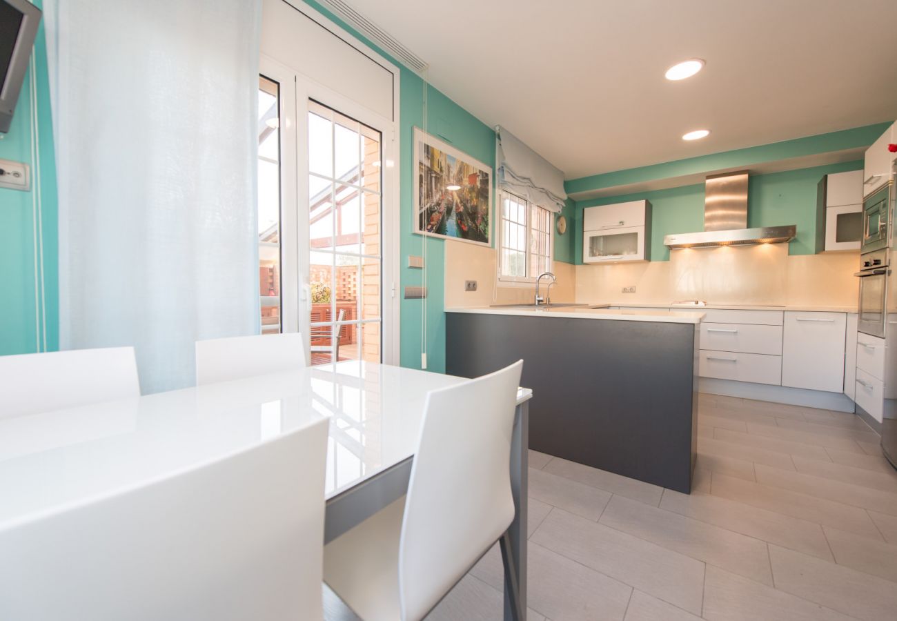 Townhouse in Pineda de Mar - HomeHolidaysRentals Royal - Costa Barcelona