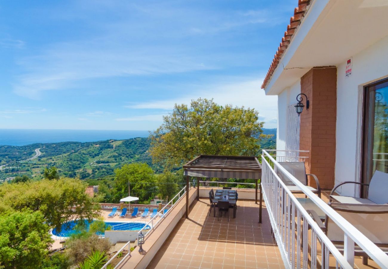 Villa in Pineda de Mar - HomeHolidaysRentals Malvina - Costa Barcelona
