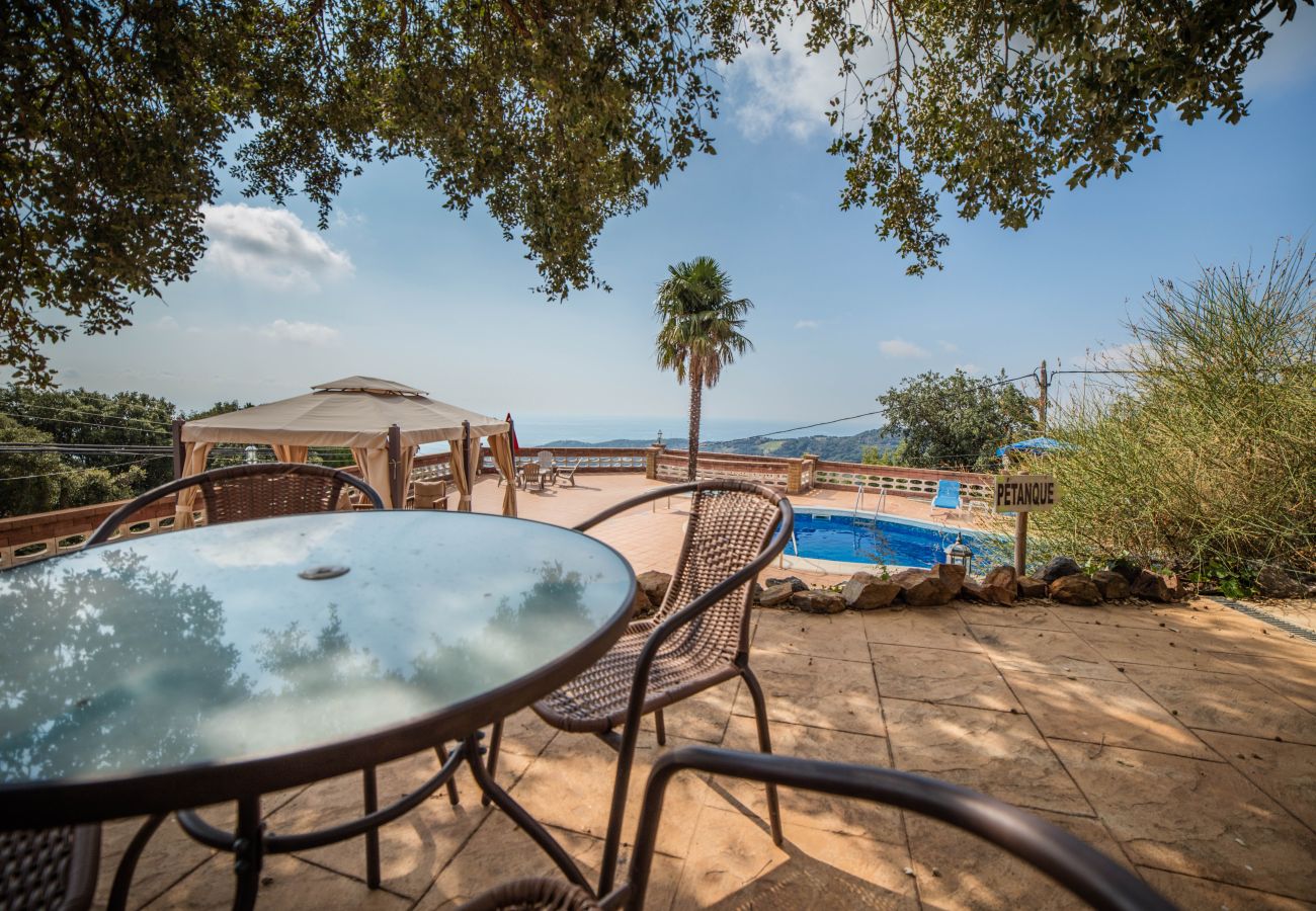 Villa in Pineda de Mar - HomeHolidaysRentals Malvina - Costa Barcelona
