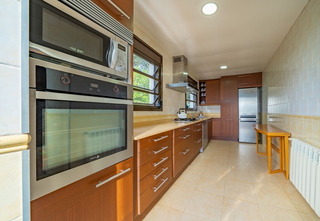 Villa in Pineda de Mar - HomeHolidaysRentals Malvina - Costa Barcelona