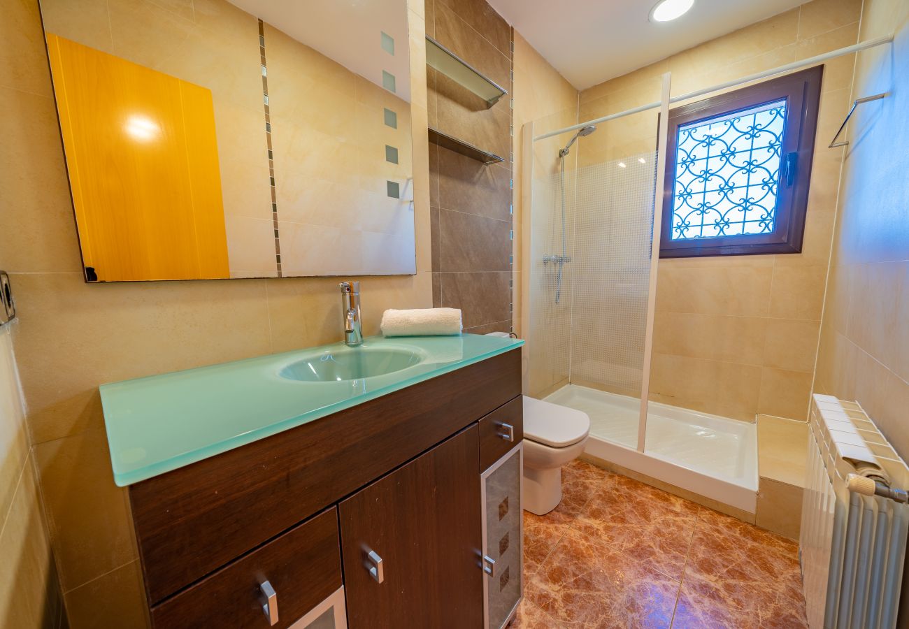 Villa in Pineda de Mar - HomeHolidaysRentals Malvina - Costa Barcelona