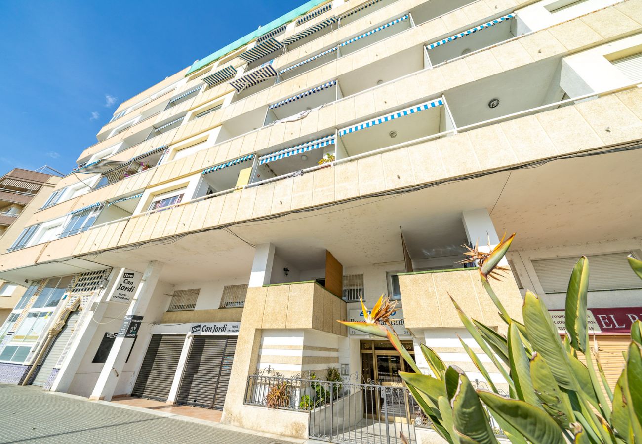Apartment in Pineda de Mar - HomeHolidaysRentals Marella - Costa Barcelona